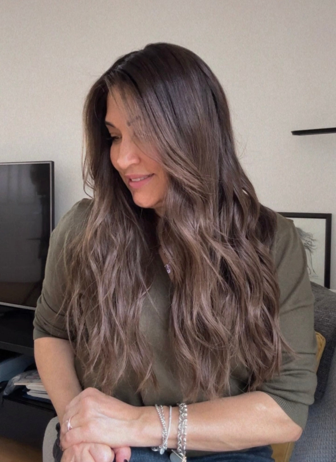 FEATHERLITE MEDIUM BROWN TOPPER WITH DARKER ROOT