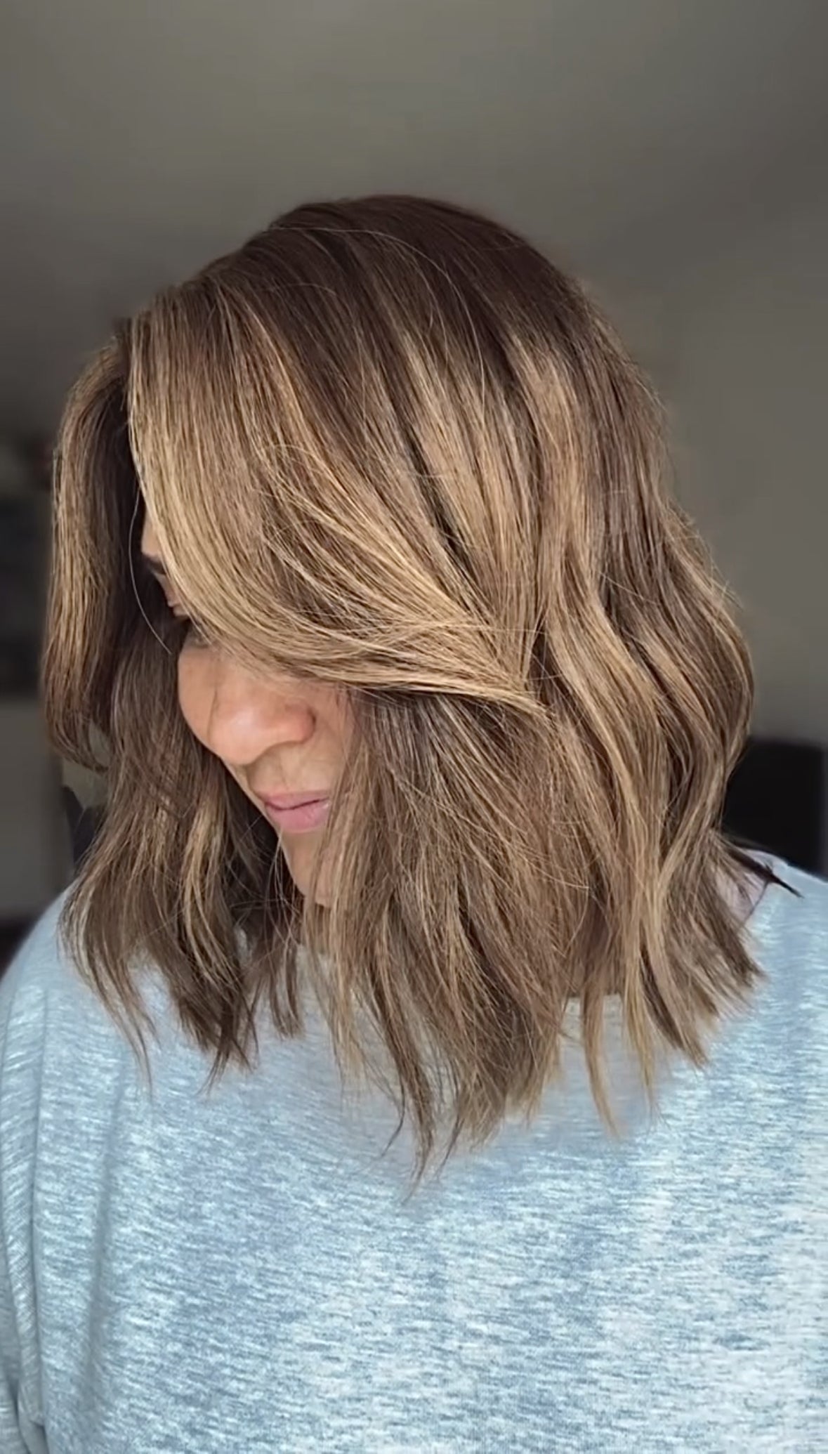 FEATHERLITE LIGHT BROWN TO DARK BLONDE BALAYAGE BOB