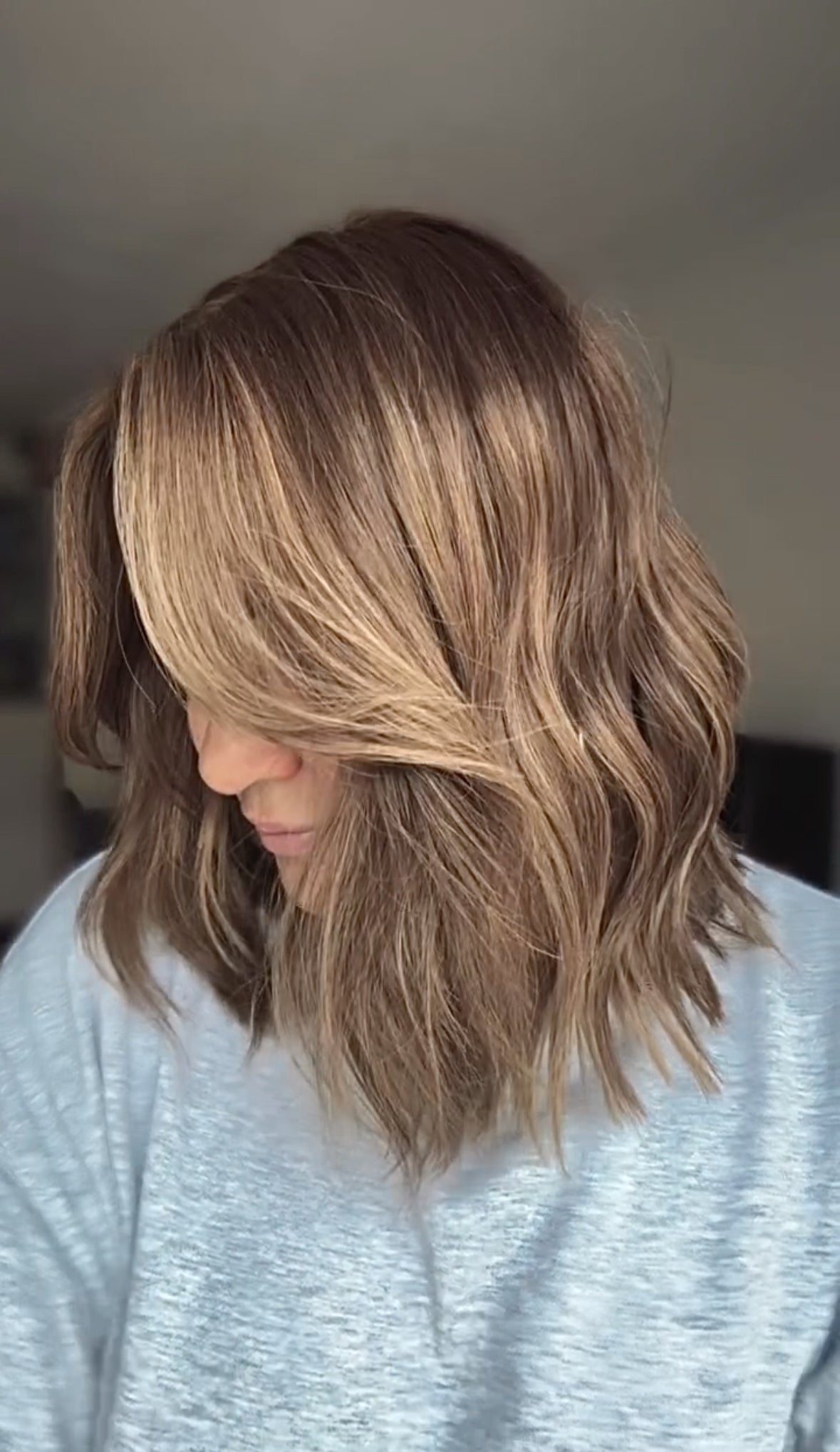 FEATHERLITE LIGHT BROWN TO DARK BLONDE BALAYAGE BOB