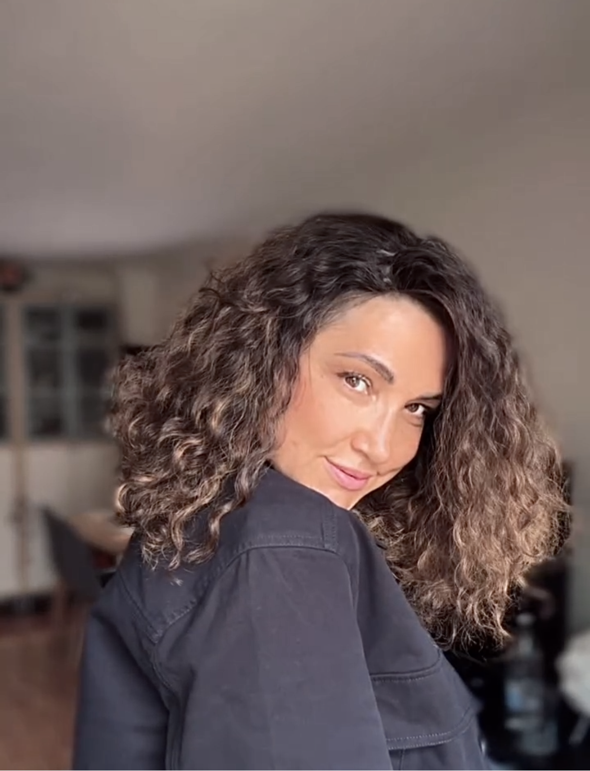 FEATHERLITE CURLY TOPPER