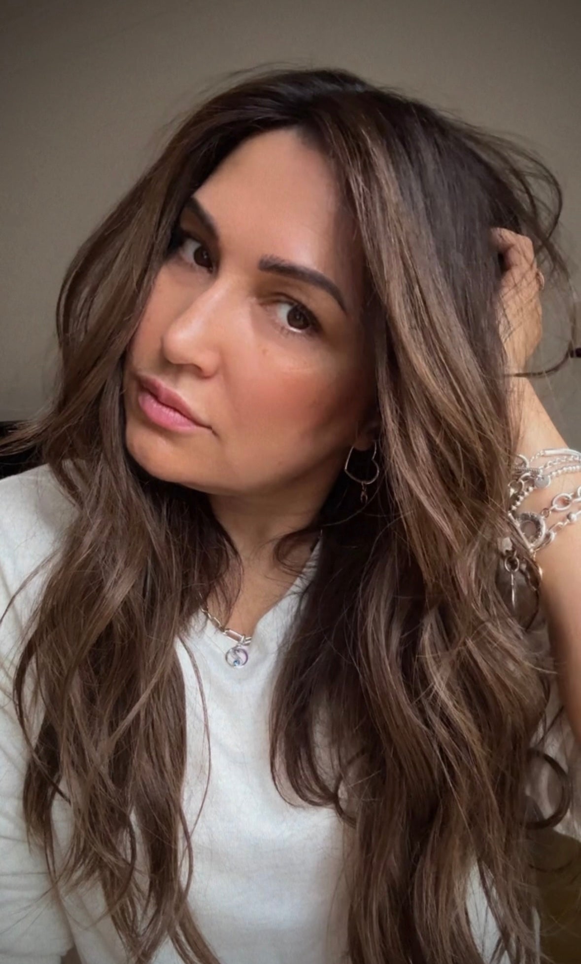 FEATHERLITE MEDIUM BROWN TOPPER WITH DARKER ROOT