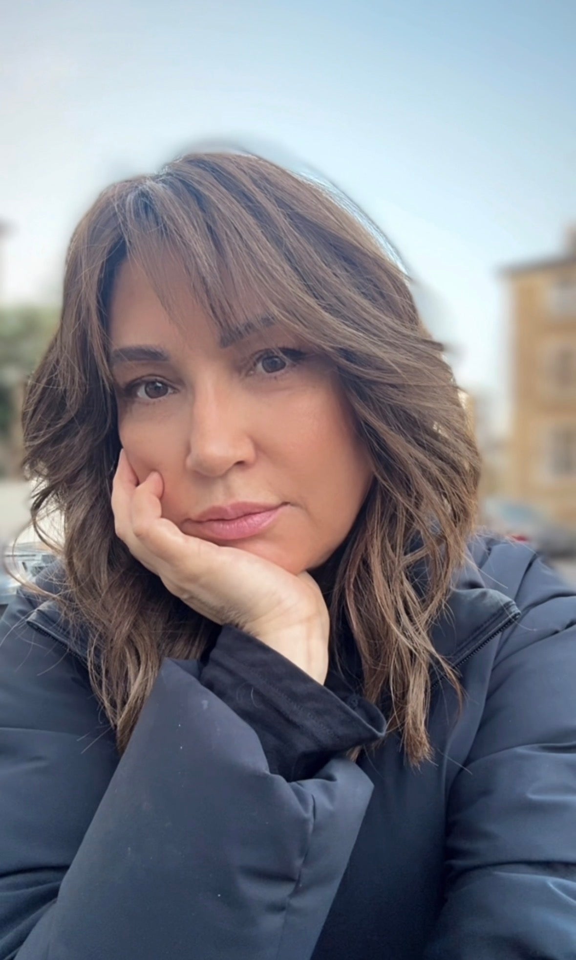 SOFT LAYERED LOB WITH CURTAIN BANGS