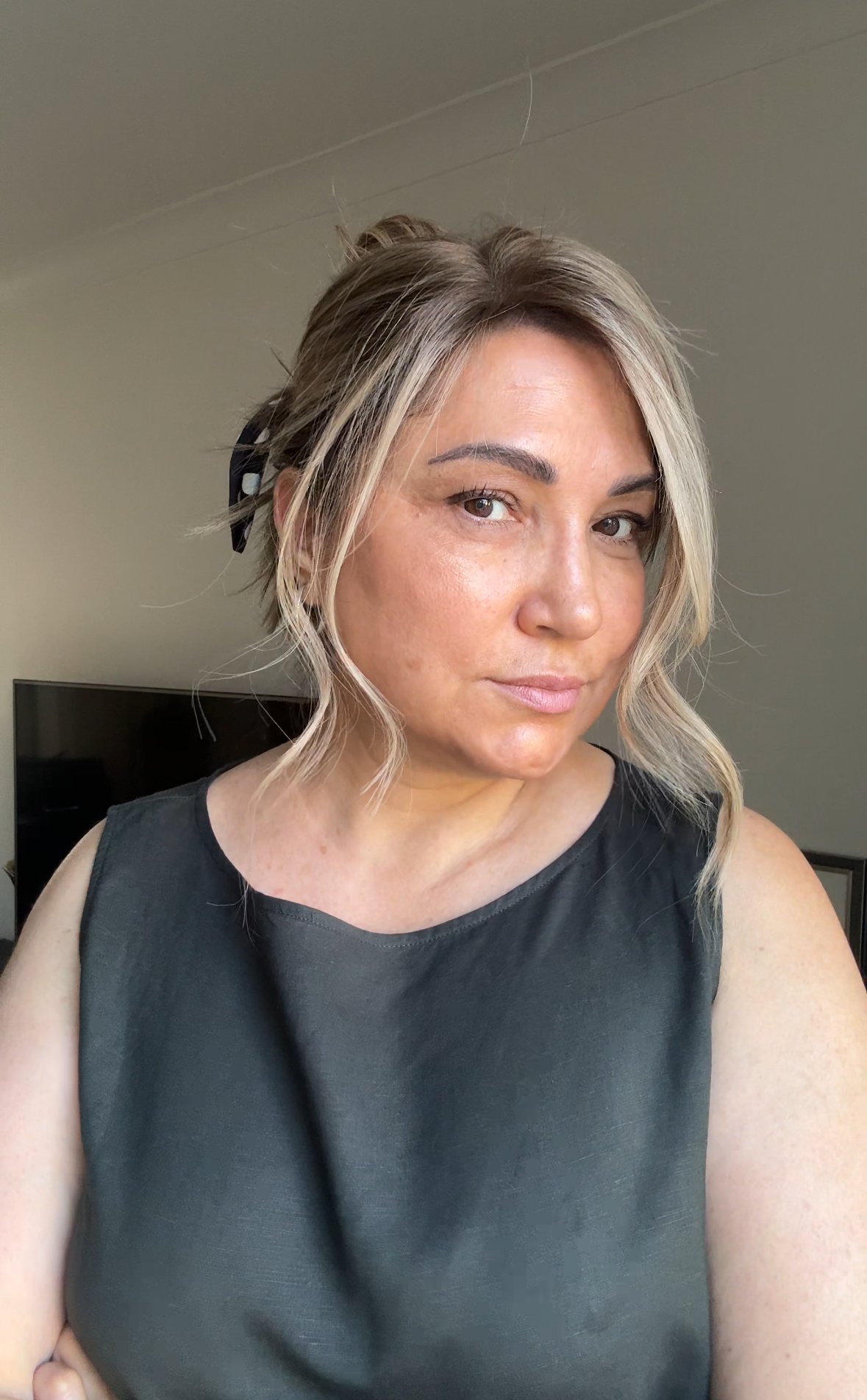 ASHY BLONDE LACE TOPPER
