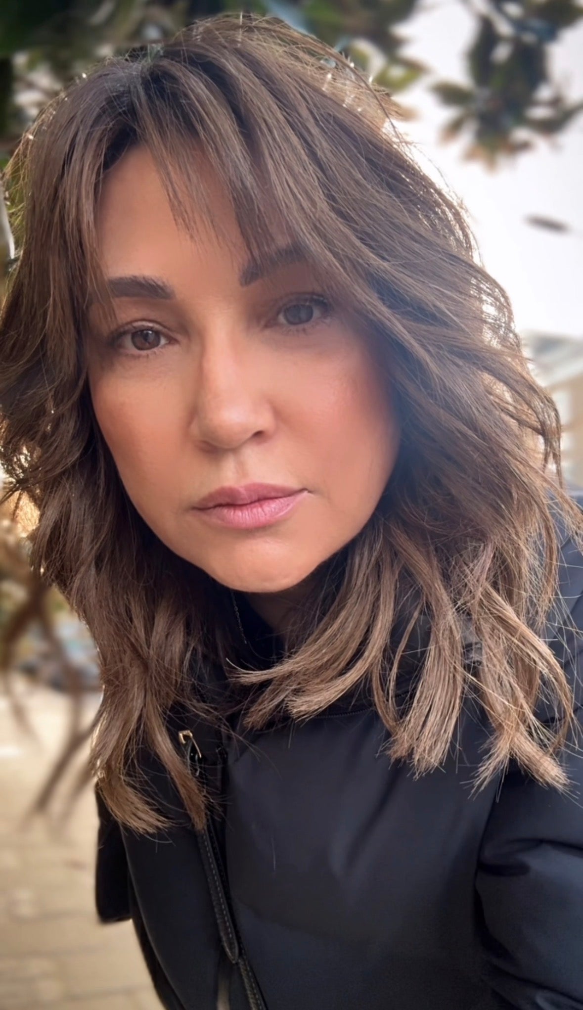 SOFT LAYERED LOB WITH CURTAIN BANGS