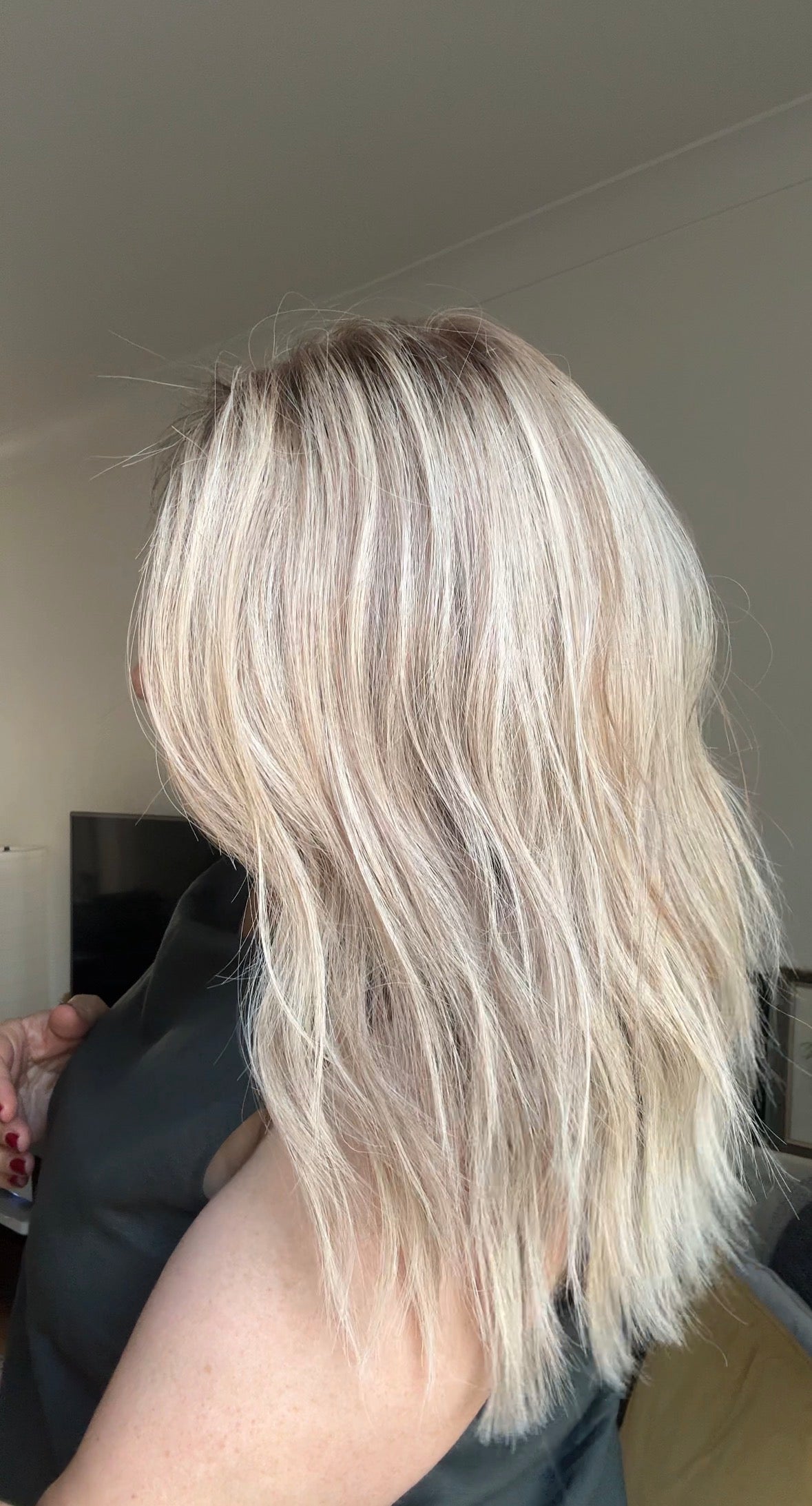 ASH BLONDE TOPPER WITH SUBTLE SOFT ROOT SHADOW