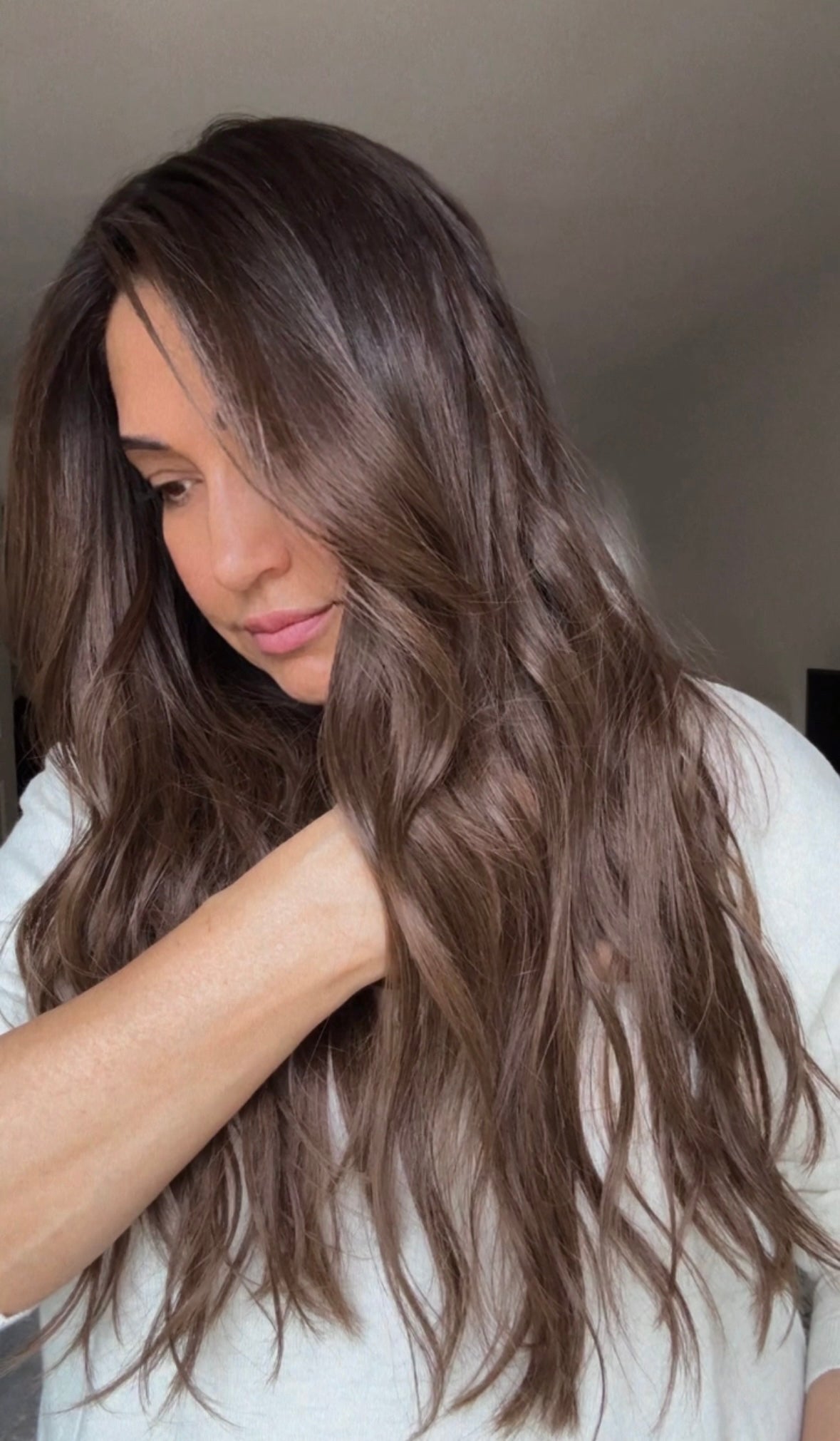 FEATHERLITE MEDIUM BROWN TOPPER WITH DARKER ROOT