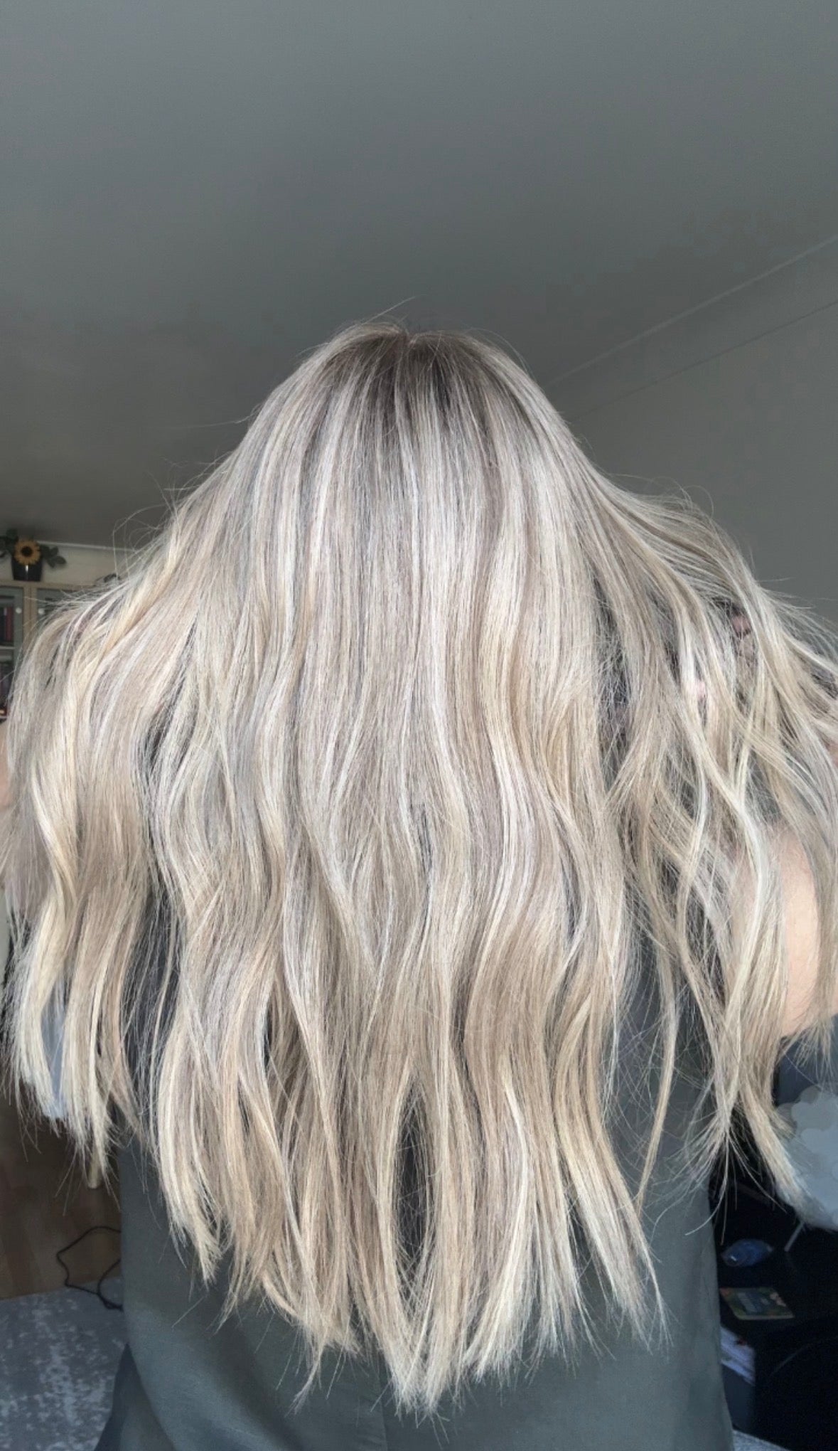 ASHY BLONDE LACE TOPPER