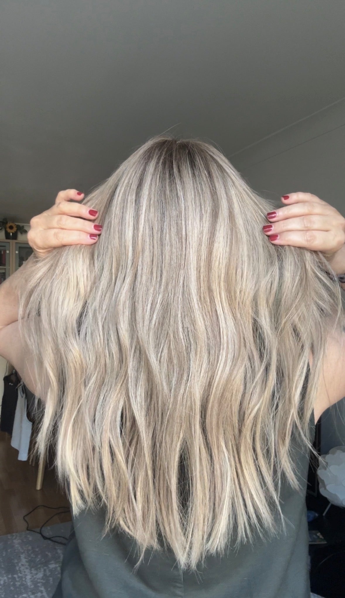 ASHY BLONDE LACE TOPPER