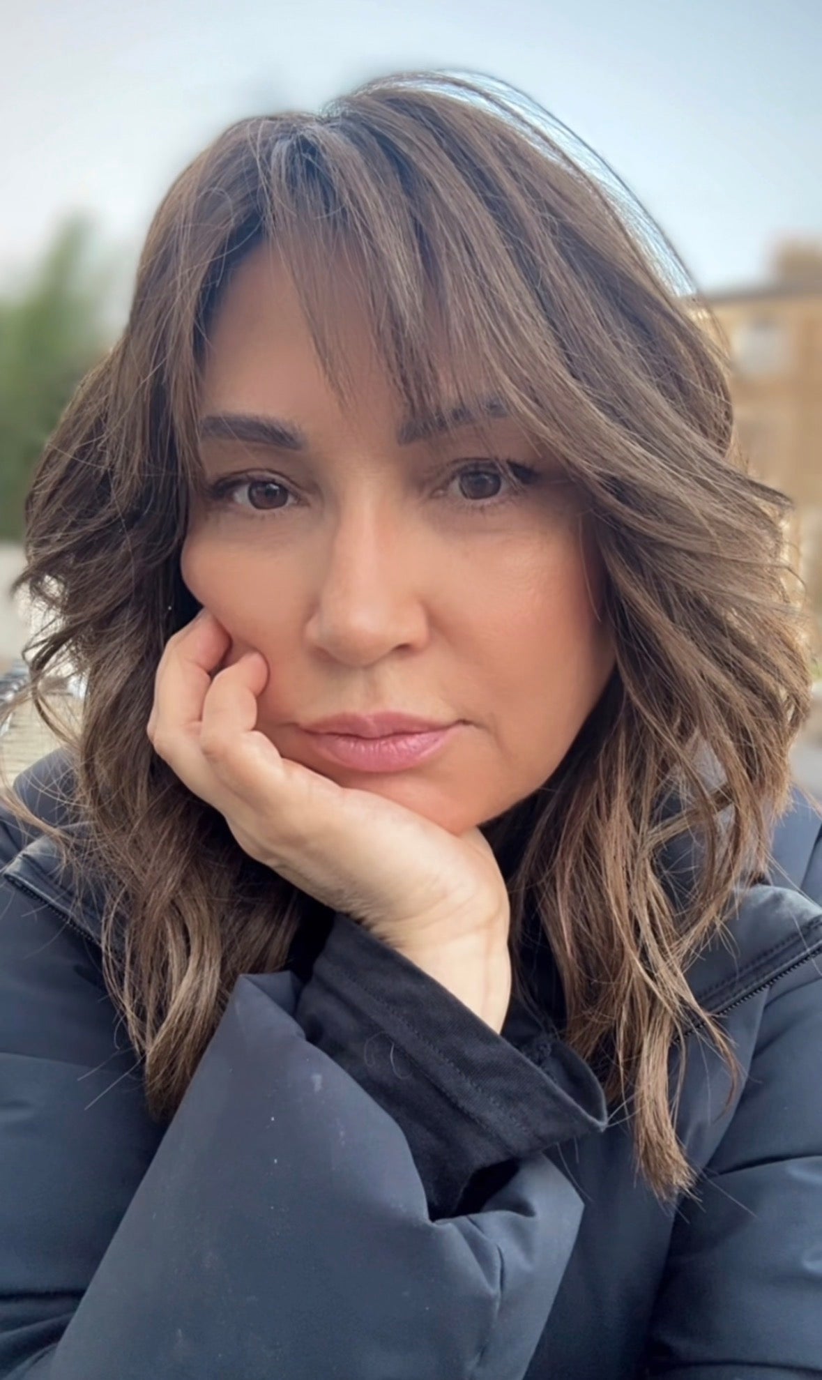 SOFT LAYERED LOB WITH CURTAIN BANGS