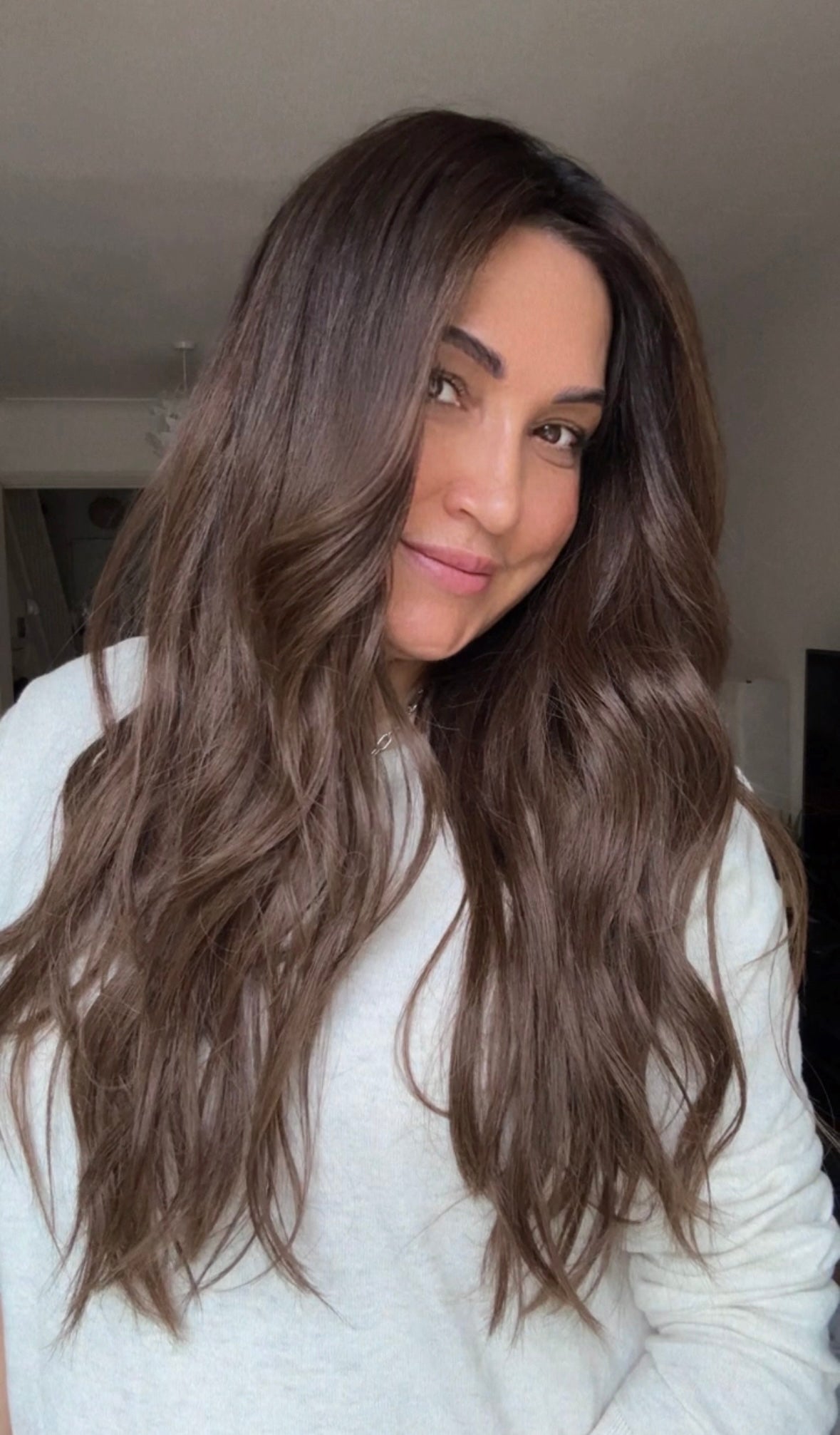 FEATHERLITE MEDIUM BROWN TOPPER WITH DARKER ROOT