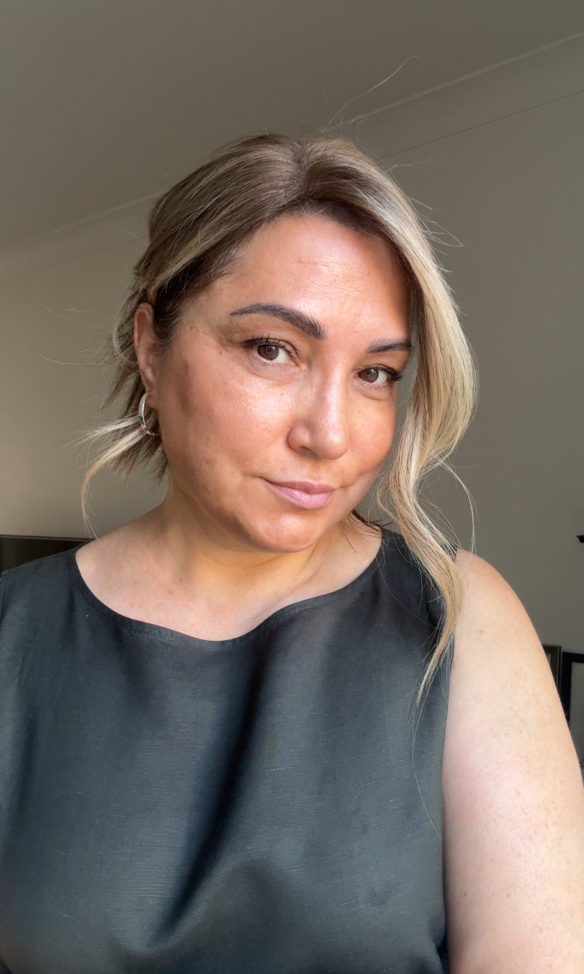 ASHY BLONDE LACE TOPPER